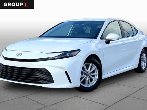 Used 2025 Toyota Camry LE FWD image 1