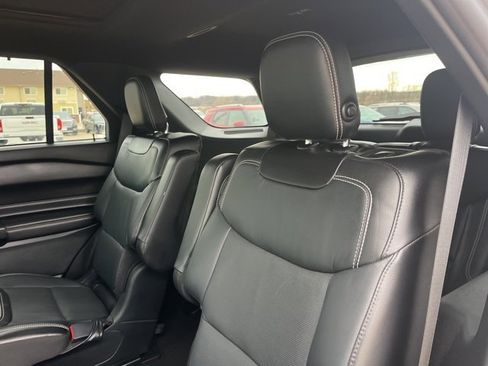 Used 2020 Ford Explorer ST image 40