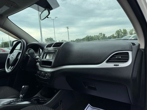 Used 2017 Dodge Journey SXT w/ Blacktop Package FWD image 21