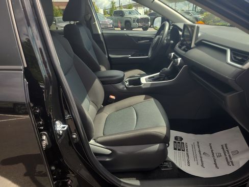Certified 2025 Toyota RAV4 XLE AWD/4WD image 17