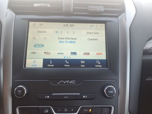 Used 2020 Ford Fusion SE image 16