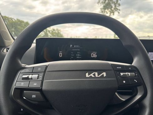 Used 2025 Kia K4 FWD image 30