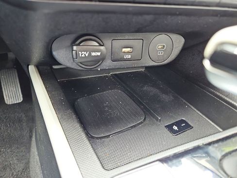 Used 2024 Hyundai Elantra Limited image 22