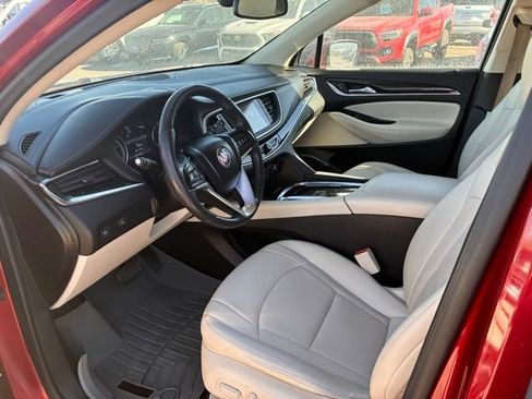 Used 2023 Buick Enclave Essence image 6