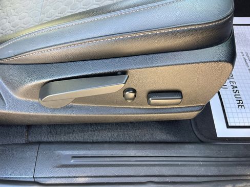 Used 2020 Chevrolet Colorado Z71 image 18