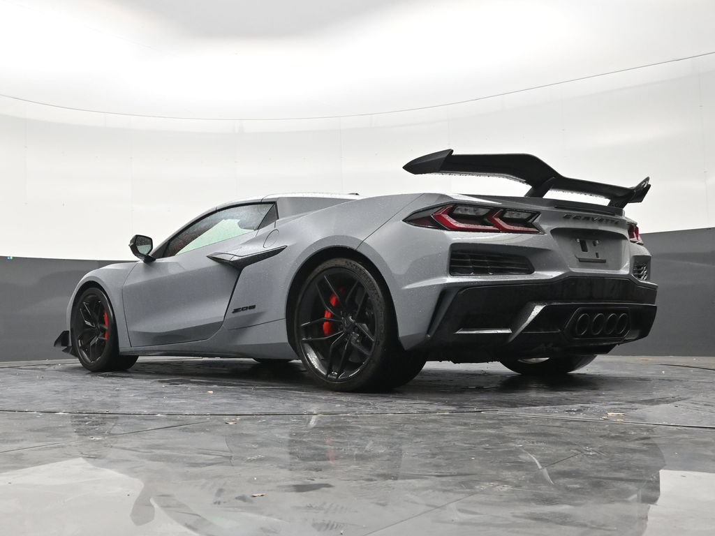 Used 2025 Chevrolet Corvette Z06 w/ Z07 Performance Package RWD image 21