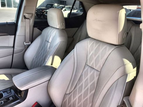 Used 2023 Buick Envision Avenir AWD/4WD image 11