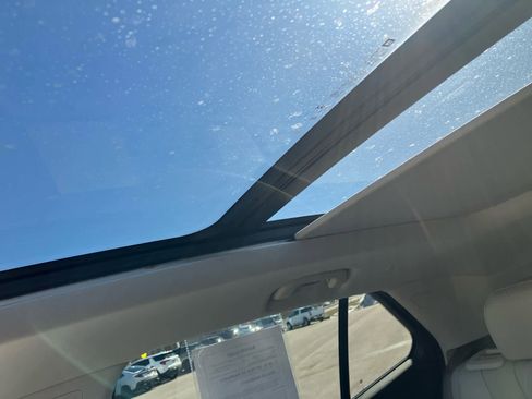 Used 2023 Buick Envision Avenir image 24