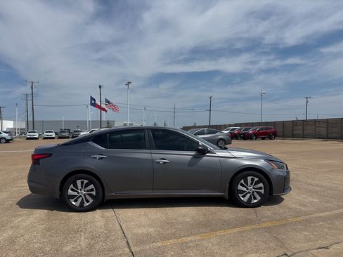 Certified 2024 Nissan Altima 2.5 S FWD image 26