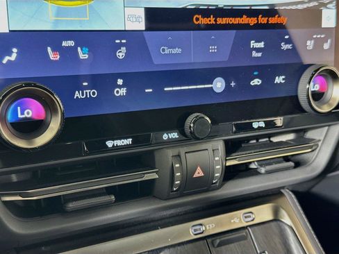Used 2024 Lexus GX 550 w/ Accessory Package (Z1) AWD/4WD image 14
