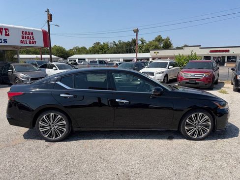 Used 2023 Nissan Altima 2.5 SL FWD image 7