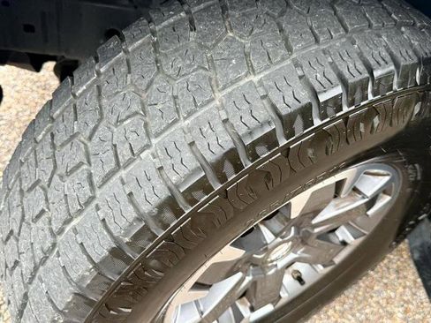 Used 2019 Nissan Frontier PRO-4X image 41