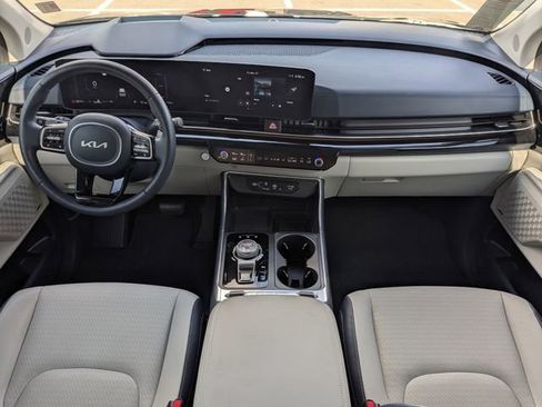 Certified 2025 Kia Carnival SX Prestige image 24