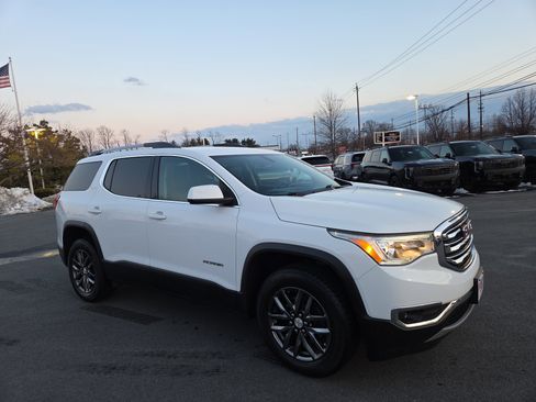 Used 2019 GMC Acadia SLT image 1