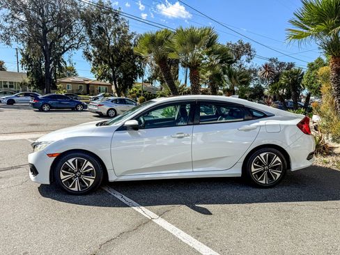 Used 2018 Honda Civic EX-L image 14