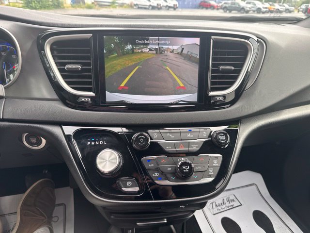 Used 2026 Chrysler Pacifica Select FWD image 23