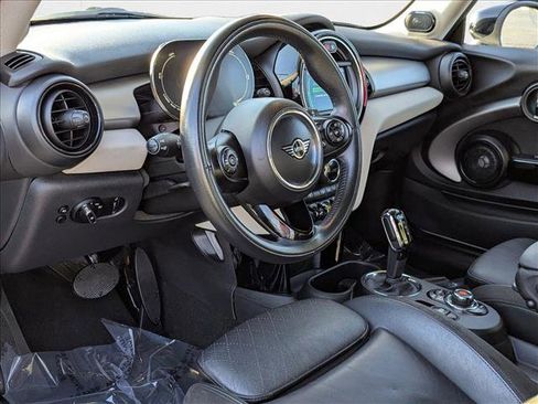 Used 2021 MINI Cooper SE w/ 6.5" Touchscreen Package image 9