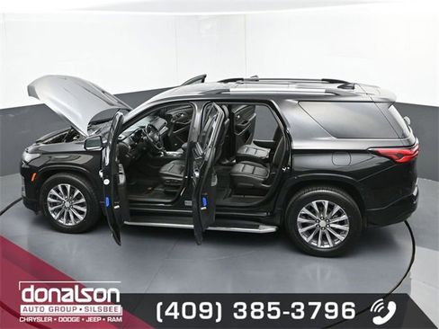 Used 2022 Chevrolet Traverse Premier image 27