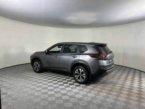 Used 2023 Nissan Rogue SV w/ SV Premium B Package image 9