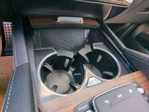 Used 2025 Mercedes-Benz GLE 450e 4MATIC image 9