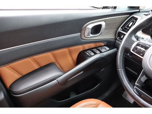 Used 2021 Kia Sorento SX Prestige image 21