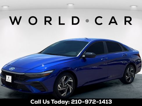 Certified 2025 Hyundai Elantra Sport FWD image 3