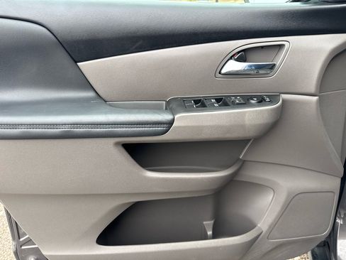 Used 2017 Honda Odyssey EX-L image 25