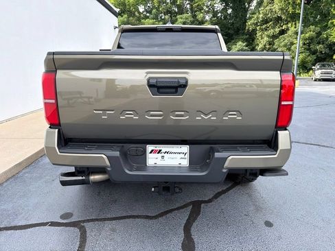 Used 2025 Toyota Tacoma TRD Sport RWD image 12