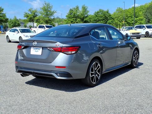 Used 2025 Nissan Sentra SR w/ SR Premium Package FWD image 26