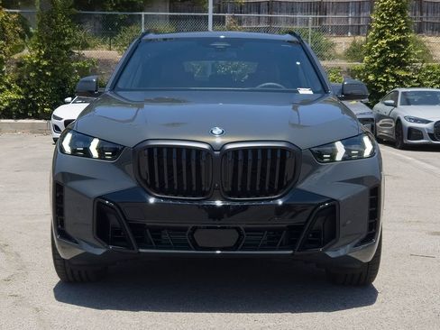 New 2026 BMW X5 xDrive40i w/ M Sport Package AWD/4WD image 3