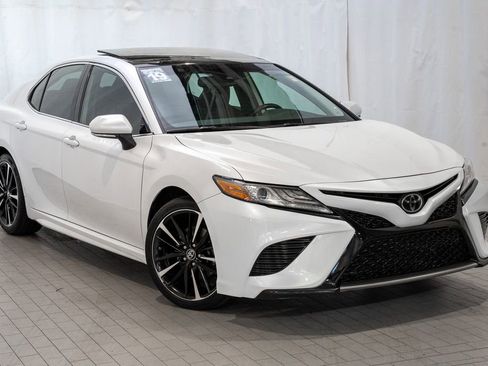 Used 2019 Toyota Camry XSE image 1