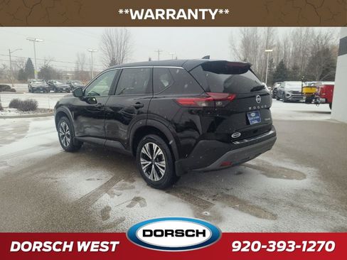 Used 2022 Nissan Rogue SV image 3