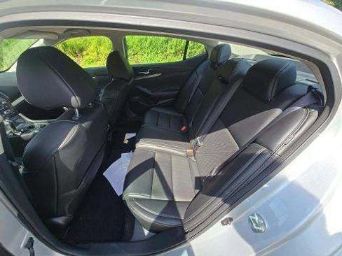 Used 2023 Nissan Maxima SV w/ Floor Mat Group FWD image 6