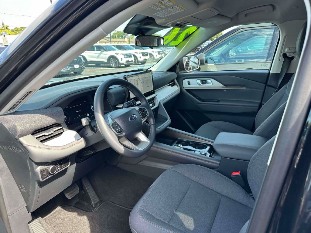 Used 2026 Ford Explorer Active AWD/4WD image 15