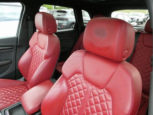 Used 2022 Audi SQ5 Prestige w/ Prestige Package image 38