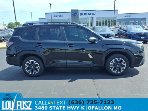 Used 2025 Subaru Forester Premium AWD/4WD image 28
