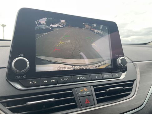 Used 2025 Nissan Altima 2.5 SV image 20