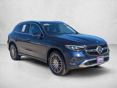 Used 2023 Mercedes-Benz GLC 300 4MATIC image 3
