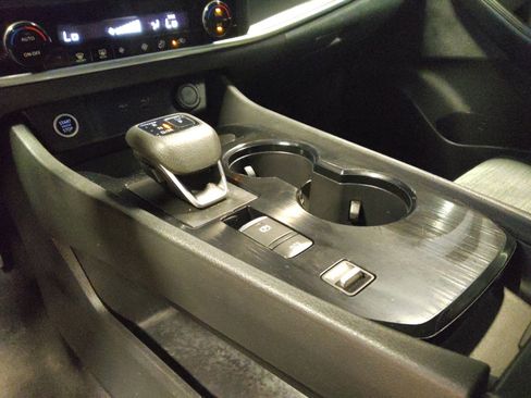 Used 2023 Nissan Rogue SV image 26