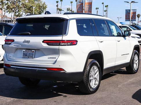 Used 2025 Jeep Grand Cherokee L Laredo RWD image 4
