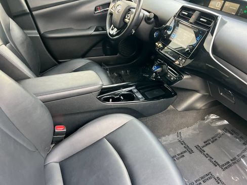 Used 2019 Toyota Prius XLE image 16