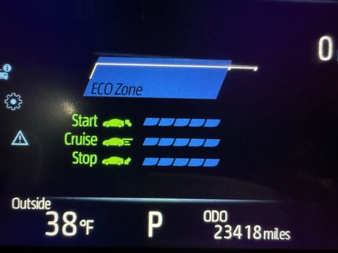 Used 2025 Toyota Sienna LE image 25