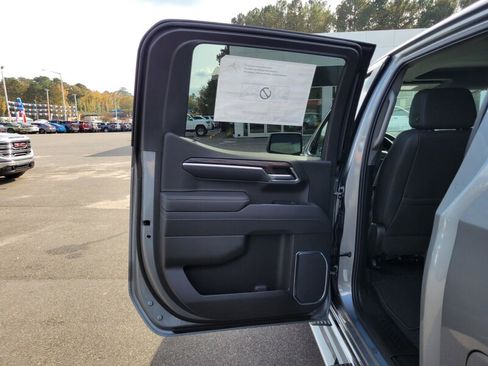 New 2026 GMC Sierra 1500 SLT image 29