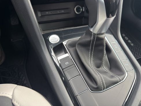New 2026 Volkswagen Taos SE FWD image 20