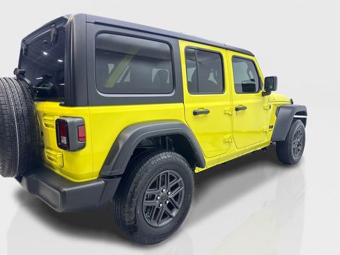 Used 2024 Jeep Wrangler Sport S image 13