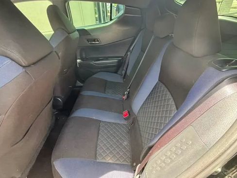 Used 2020 Toyota C-HR XLE FWD image 10