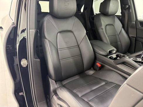 Used 2022 Porsche Cayenne Platinum Edition AWD/4WD image 19