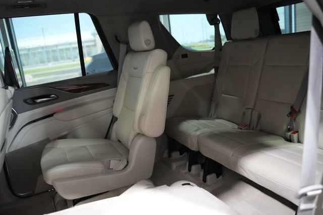 Used 2024 Cadillac Escalade Sport Platinum AWD/4WD image 17
