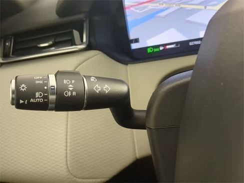 Used 2020 Land Rover Range Rover Velar R-Dynamic S image 30