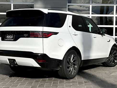 Used 2023 Land Rover Discovery S R-Dynamic image 13